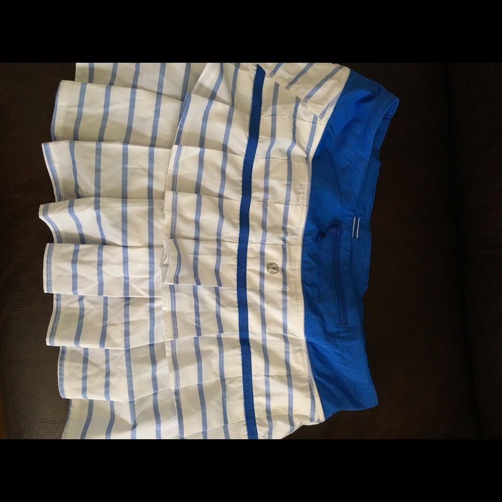 Lululemon pace setter skirt. Blue and white stripe